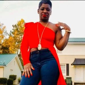 Meet your Posher, Monica